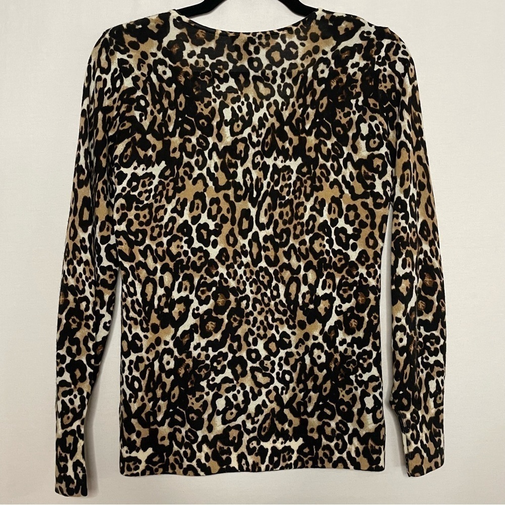 Talbots Soft Merino Wool Bishop Sleeve V-Neck Sweater in Leopard Print - Picture 8 of 14